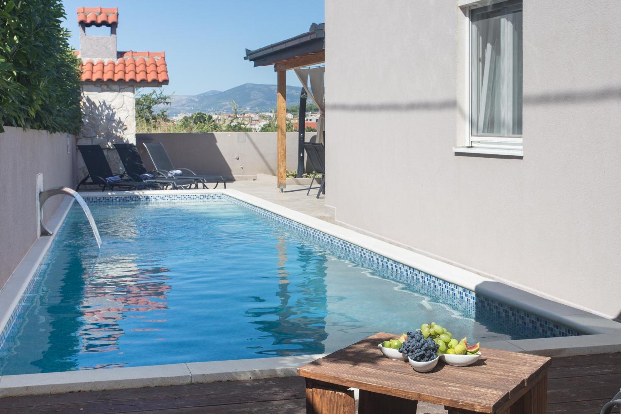 Life - New And Luxury Holiday House Kastela Bagian luar foto